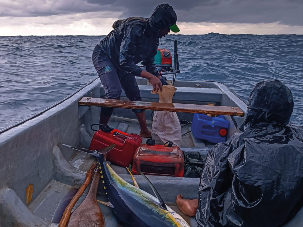 Pêche autour du DCP à Kowe