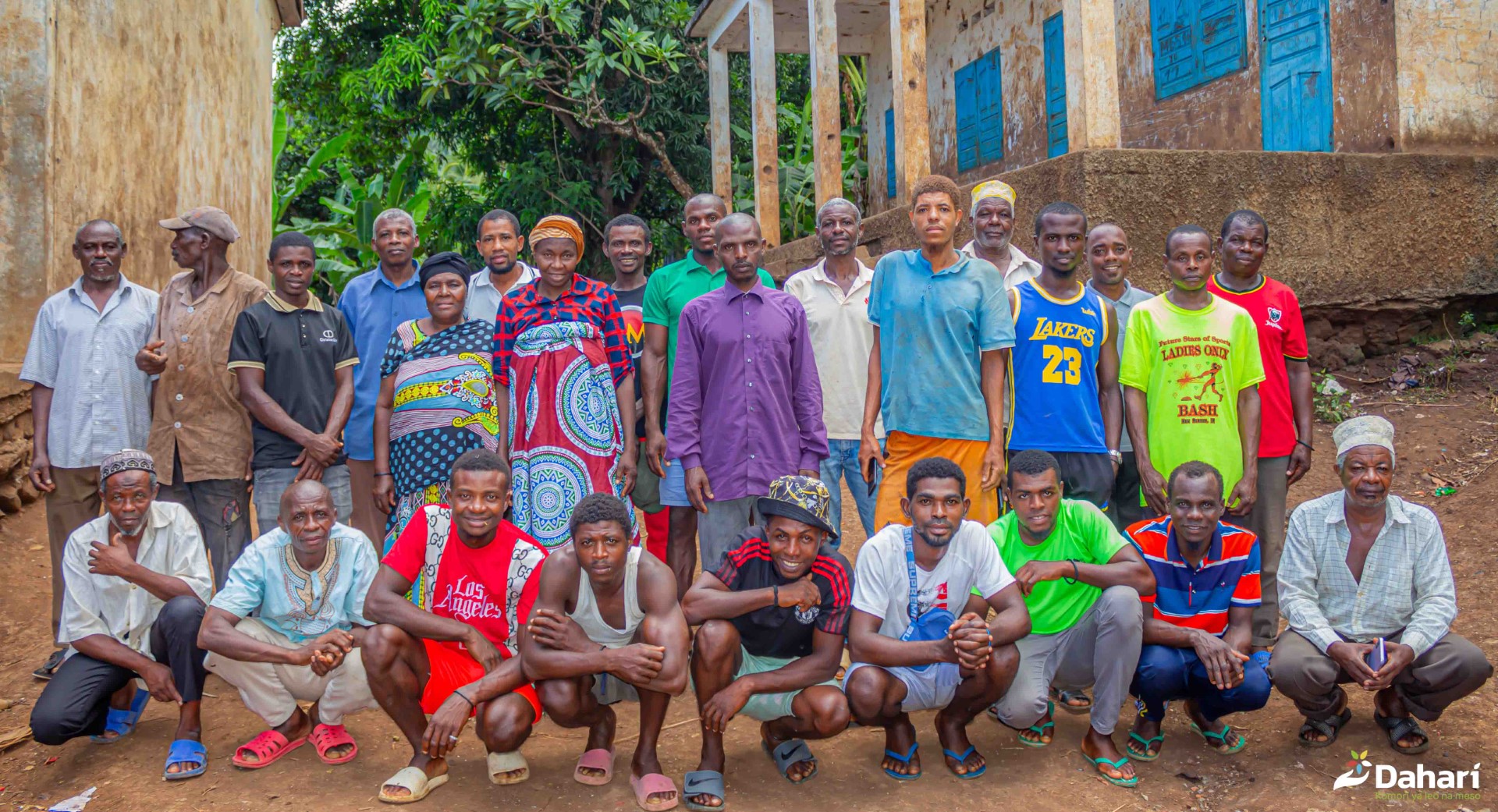 You are currently viewing Pêcheurs et pêcheuses restaurent les récifs des Comores grâce à quatre réserves marines permanentes